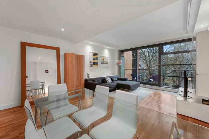 2 Bedroom Flat For Sale In City Road, Islington, EC1Y