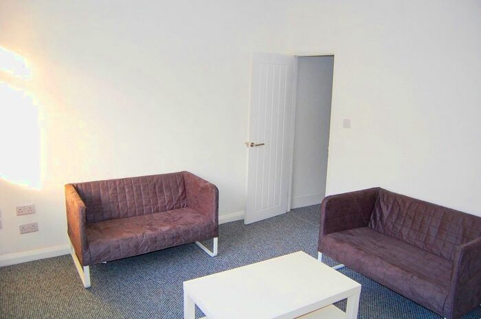 4 Bedroom Terraced House To Rent In King Street, Gillingham, ME7