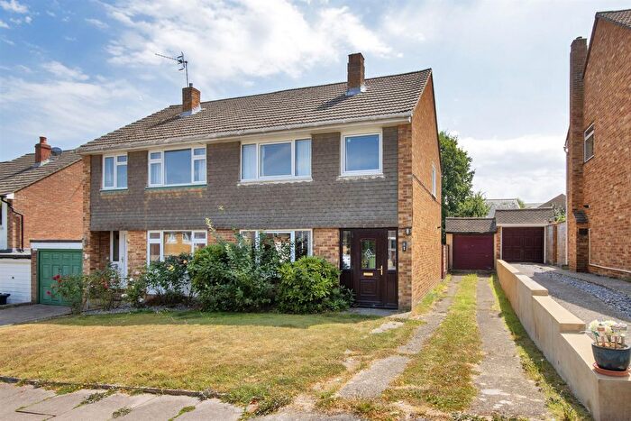 3 Bedroom Semi-Detached House For Sale In Green Way, Tunbridge Wells, TN2