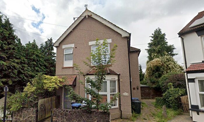 3 Bedroom Flat To Rent In Holmwood Road, Enfield, EN3