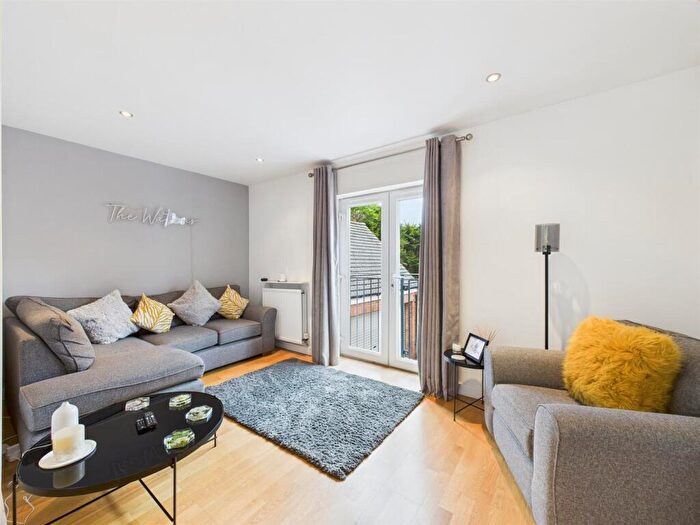 3 Bedroom Town House For Sale In Drum Close, Allestree, Derby, DE22