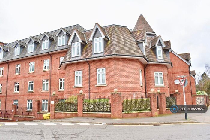 2 Bedroom Flat To Rent In Royal Swan Quarter, Leatherhead, KT22