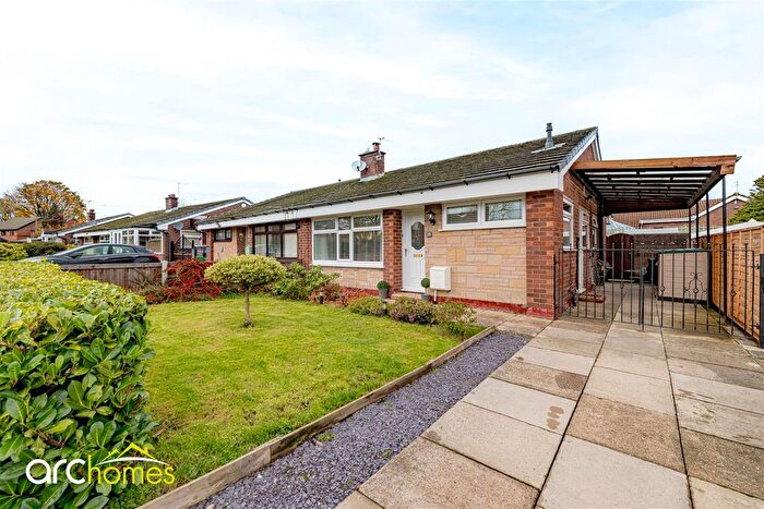 2 Bedroom Semi Detached Bungalow For Sale In Fieldhead Avenue, Tyldesley, Manchester, M29