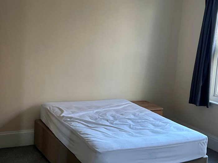 5 Bedroom Terraced House To Rent In Pitcairn Road, Mitcham, CR4