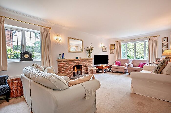 4 Bedroom Detached House For Sale In Cock Lane, Bradfield Southend, Berkshire, RG7