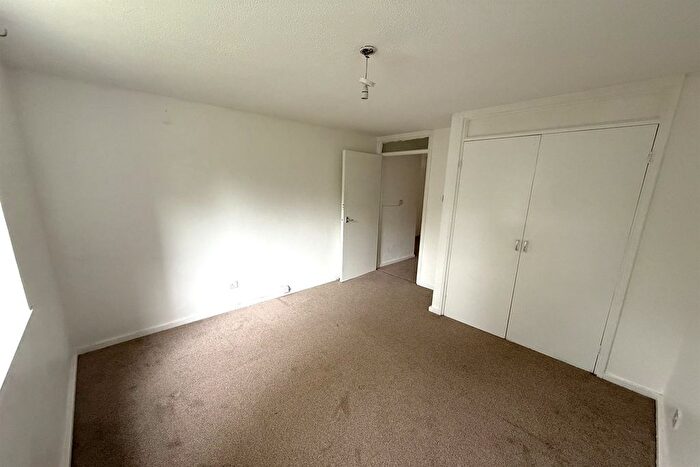 2 Bedroom Flat To Rent In Harboro Road, Sale, M33