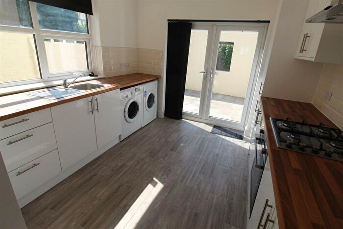 4 Bedroom House To Rent In Australia Road, Cardiff, CF14