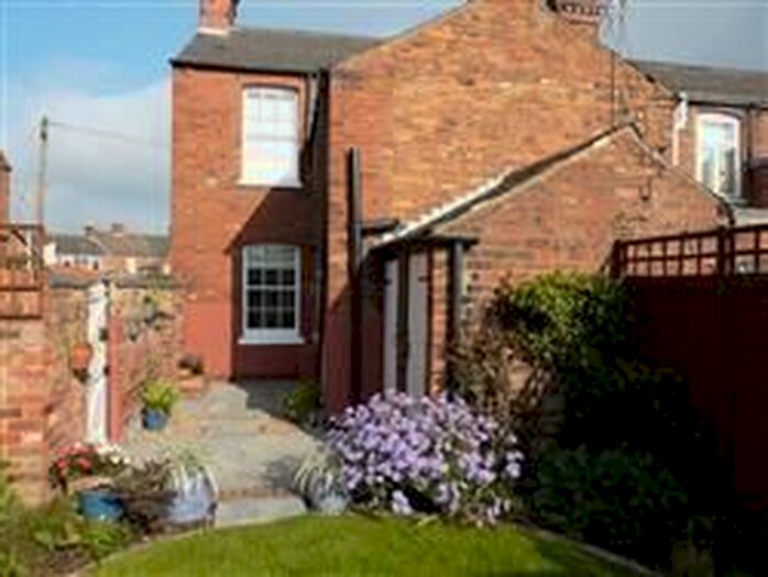 2 Bedroom End Of Terrace House To Rent In Alexandra Road, Louth, LN11