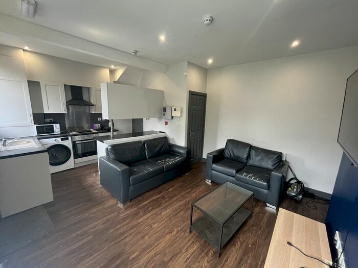 4 Bedroom Terraced House To Rent In Beechwood Terrace, Leeds, West Yorkshire, LS4