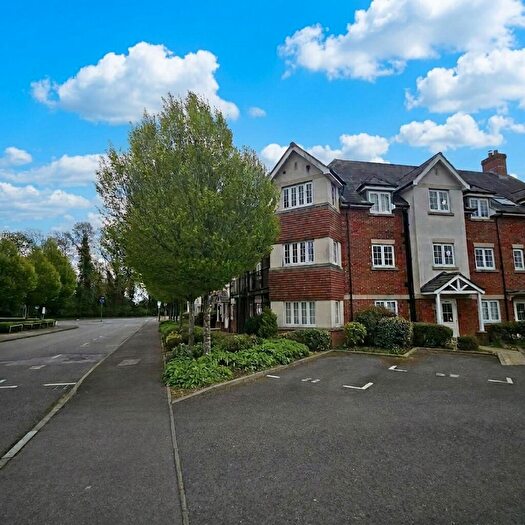 1 Bedroom Flat To Rent In Wellesbourne Road, High Wycombe, HP13