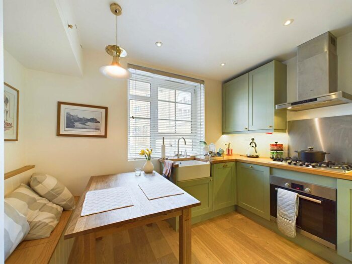1 Bedroom Flat For Sale In Aylwin Estate, Grange Walk, SE1