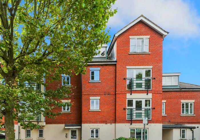 1 Bedroom Flat To Rent In Greenfield Court, Pound Lane, Willesden, NW10