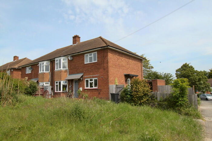 2 Bedroom Maisonette To Rent In Slades Drive, Chislehurst, BR7