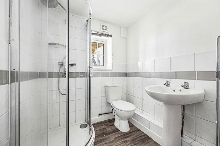 4 Bedroom Terraced House For Sale In William Street, Reading, RG1
