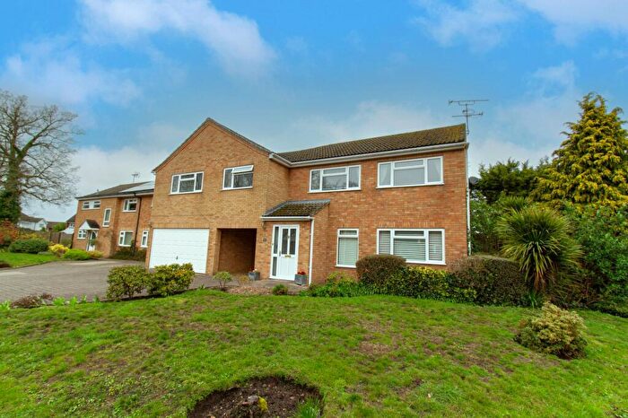 6 Bedroom Detached House For Sale In Gorseway, Fleet, GU52