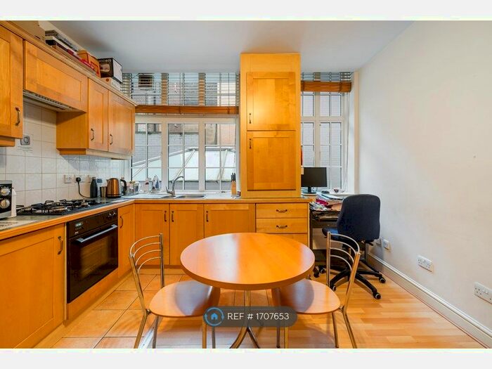 Studio To Rent In Mansell Street, London, E1