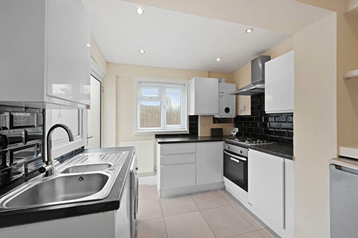 1 Bedroom Flat To Rent In Victory Road Mews, Wimbledon, London, SW19