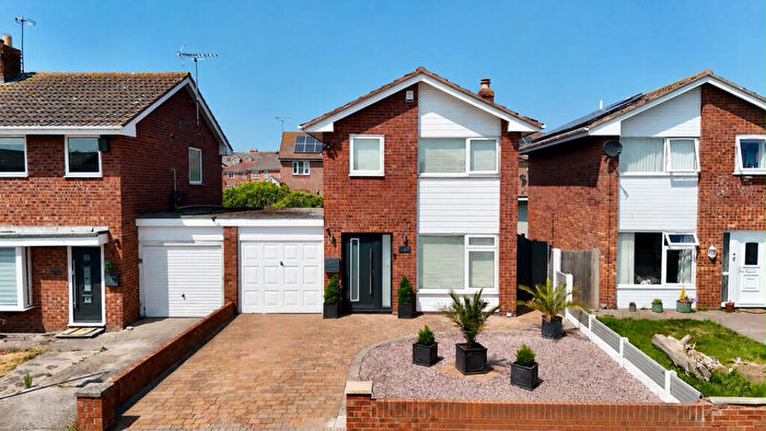 3 Bedroom Link Detached House For Sale In Rhodfa Maen Gwyn, Rhyl, LL18