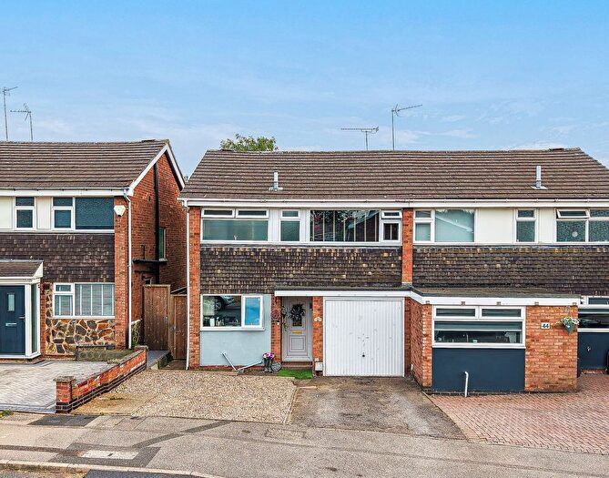3 Bedroom Semi-Detached House For Sale In Langham Drive, Narborough, Leicester, LE19