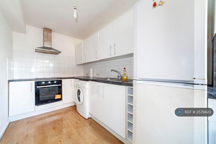 2 Bedroom Flat To Rent In Cheam Road, Sutton, SM1