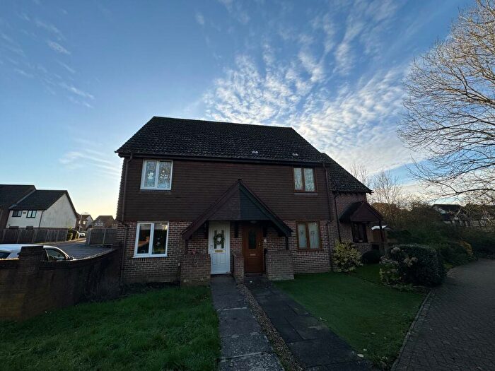 2 Bedroom Semi-Detached House To Rent In Leatherhead Gardens, Hedge End, SO30