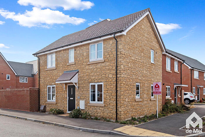 3 Bedroom Semi-Detached House For Sale In Primrose Close, Bishops Cleeve, GL52