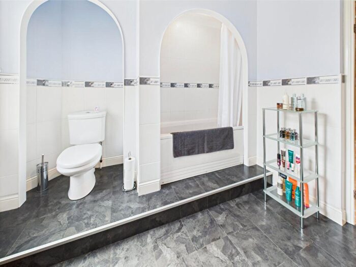2 Bedroom Apartment For Sale In Victoria Road East, Hebburn, Tyne And Wear, NE31