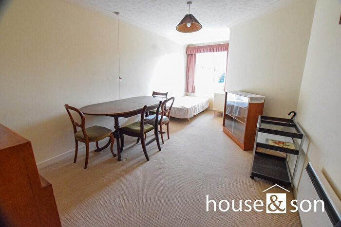 2 Bedroom Apartment For Sale In Viscount Court, Owls Road, Bournemouth, BH5