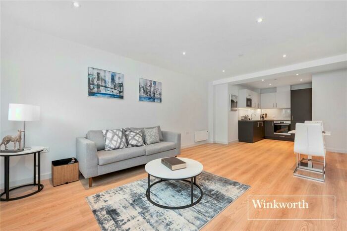 2 Bedroom Apartment To Rent In Shakespeare Road, London, N3