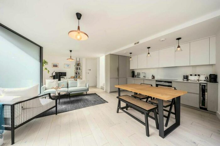 2 Bedroom House To Rent In Bayford Street, London Fields, E8