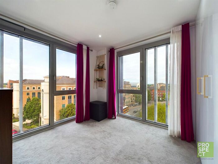 2 Bedroom Apartment To Rent In Verto, Kings Road, Reading, Berkshire, RG1