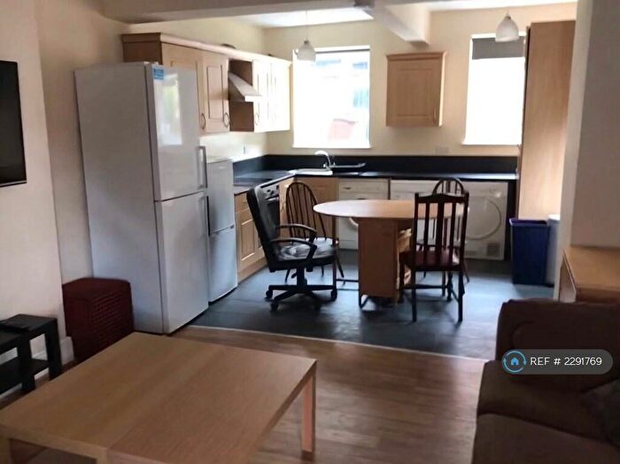 5 Bedroom Semi-Detached House To Rent In The. Nook, Sheffield, S10