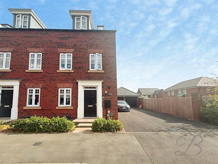 3 Bedroom Semi-detached House For Sale In Hewers Way, Edwinstowe, Mansfield, NG21