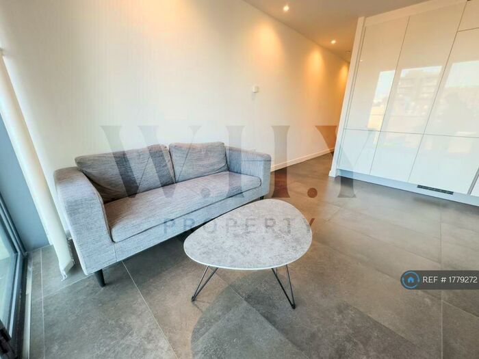 1 Bedroom Flat To Rent In Book House, London, EC1V