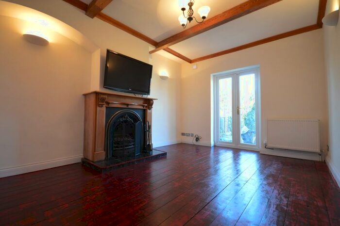 2 Bedroom End Of Terrace House To Rent In Glenbow Road Bromley, BR1