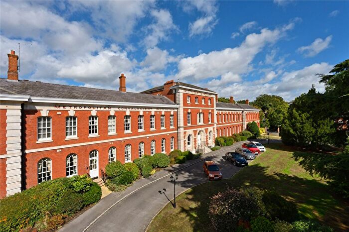 2 Bedroom Flat To Rent In Ellesmere Place, Walton-On-Thames, Surrey, KT12