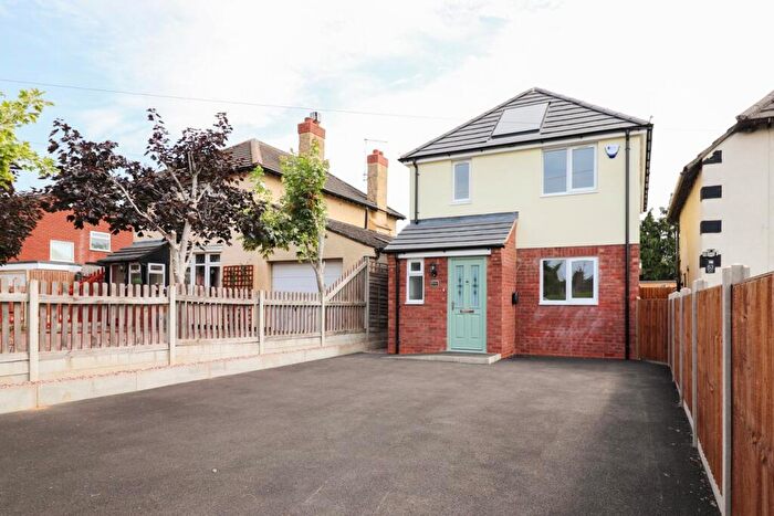 3 Bedroom Detached House For Sale In Station Road, Great Billing, Northampton, NN3