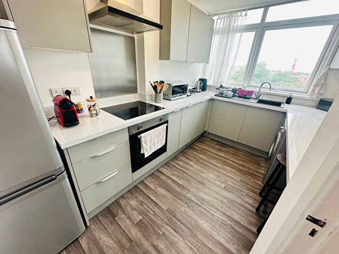 2 Bedroom Flat To Rent In Bath Road, Bournemouth, BH1