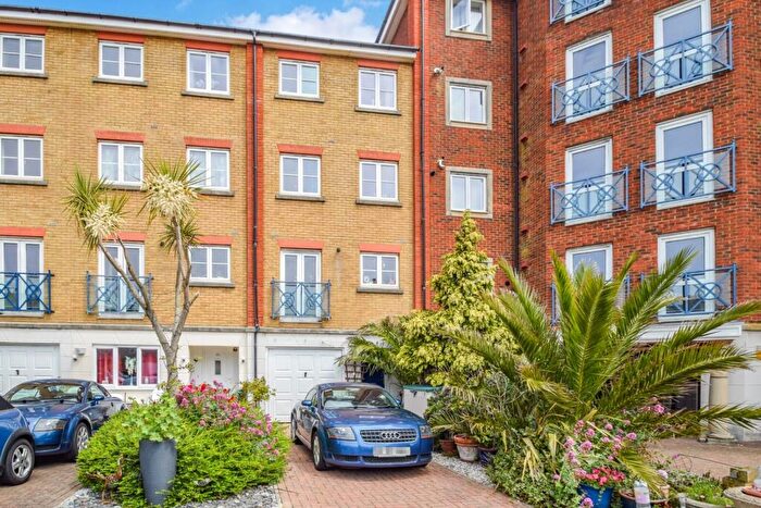 5 Bedroom Town House For Sale In St. Kitts Drive, Eastbourne, BN23