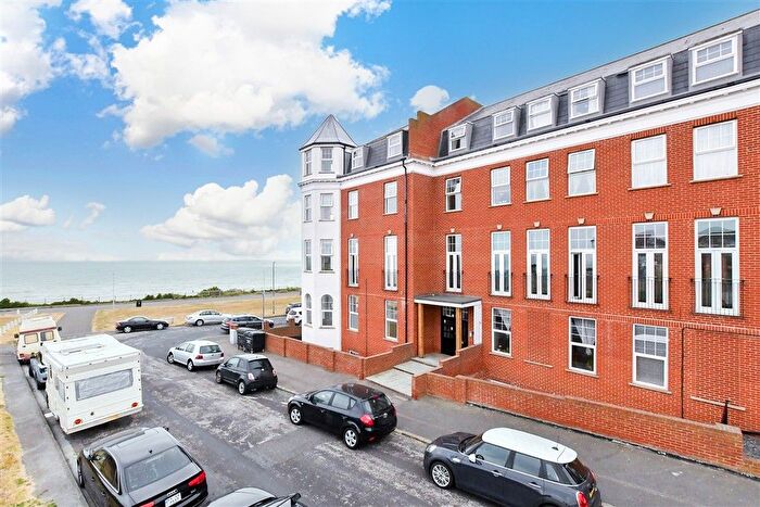 2 Bedroom Flat For Sale In First Avenue, Margate, Kent, CT9