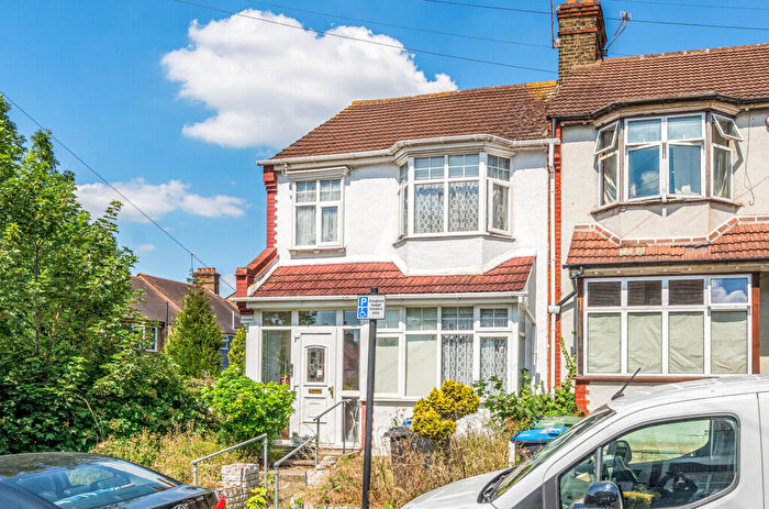 3 Bedroom End Of Terrace House For Sale In Annsworthy Avenue, Thornton Heath, CR7