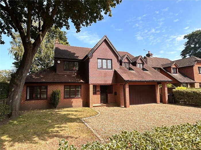 5 Bedroom Detached House To Rent In Gower Road, Weybridge, KT13
