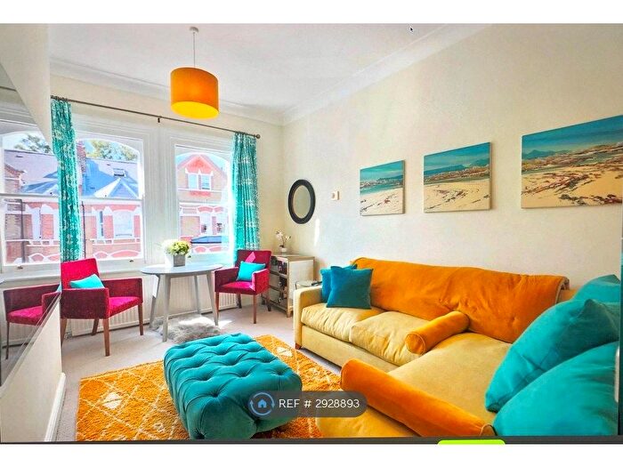 1 Bedroom Flat To Rent In Lavender Gardens, London, SW11