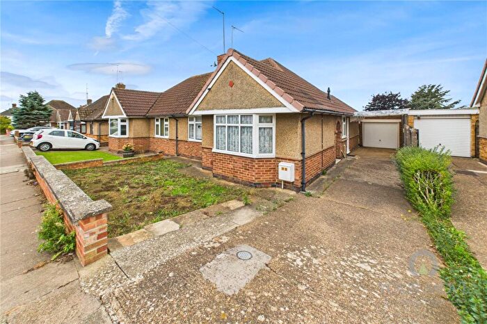 3 Bedroom Bungalow For Sale In North Western Avenue, Northampton, Northamptonshire, NN2