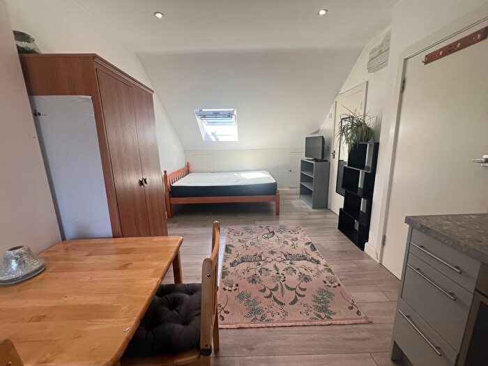 Studio To Rent In Napier Road, London, N17