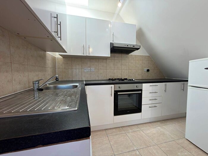 1 Bedroom Flat To Rent In Stonard Road, Palmers Green, N13