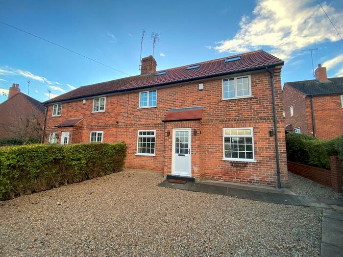 4 Bedroom House To Rent In Moss Syke, Scarcroft, Leeds, LS14