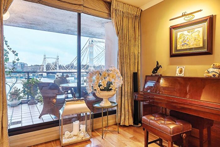 5 Bedroom Flat To Rent In Anhalt Road, London, SW11