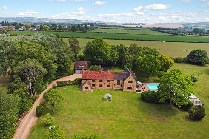 5 Bedroom Detached House For Sale In Leighton Road, Northall, Dunstable, Bedfordshire, LU6