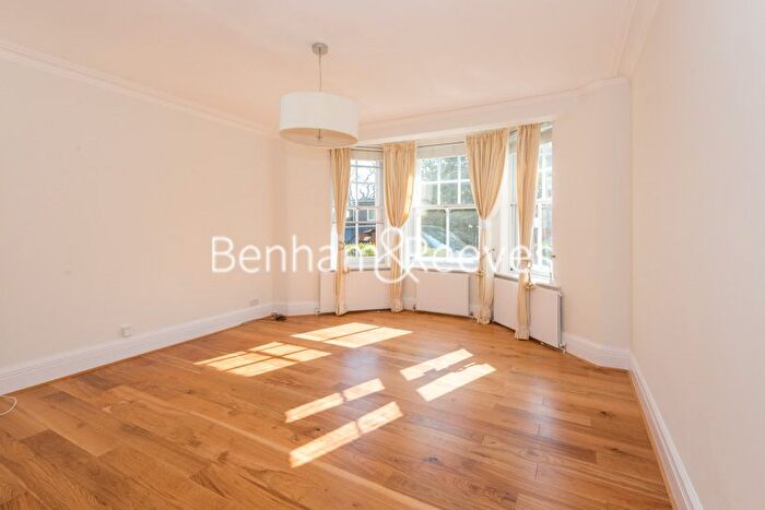 4 Bedroom Flat To Rent In East Heath Road, London, NW3